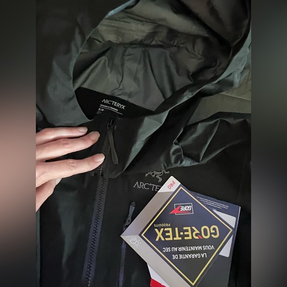ARC’TERYX Arcteryx Gore Tex Beta Jacket size small NWT - Picture 7 of 9